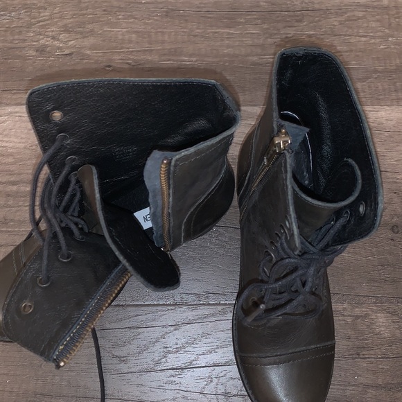 NEW Steve Madden leather chunk heel lace up boots - Picture 4 of 6